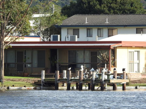 Lake Edge Apartments - Accommodation Search 28