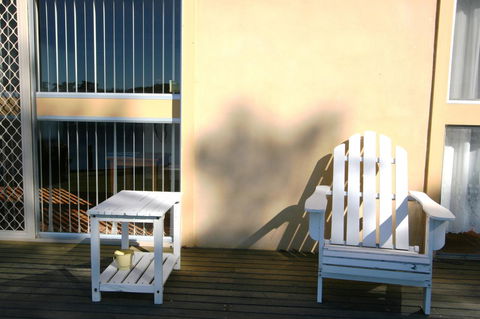 Lake Edge Apartments - Accommodation Search 8