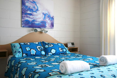 Lake Edge Apartments - Accommodation Search 5