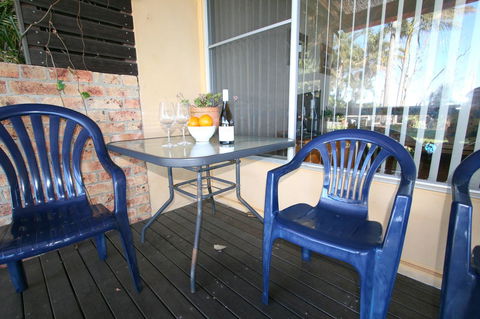 Lake Edge Apartments - Accommodation Search 12