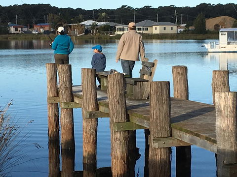 Lake Edge Apartments - Accommodation Search 22