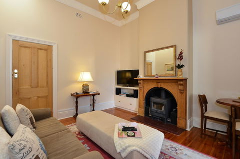 Trafalgar Premium Vintage Suites - Accommodation Search 3