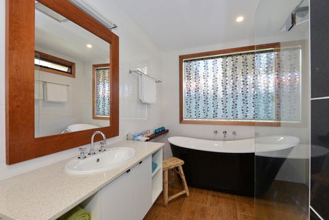 Trafalgar Premium Vintage Suites - Accommodation Search 5
