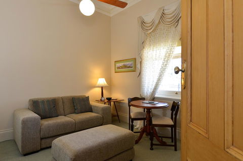 Trafalgar Premium Vintage Suites - Accommodation Search 25