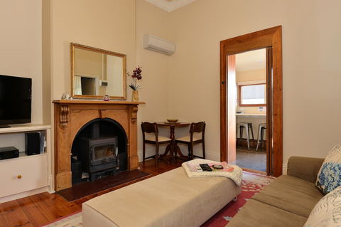 Trafalgar Premium Vintage Suites - Accommodation Search 18