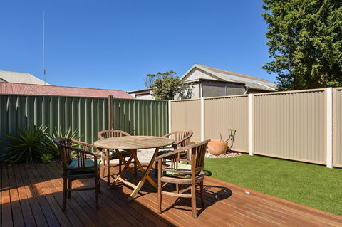 Trafalgar Premium Vintage Suites - Accommodation Search 11