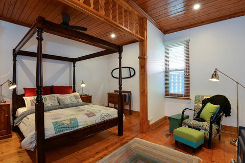 Trafalgar Premium Vintage Suites - Accommodation Search 10