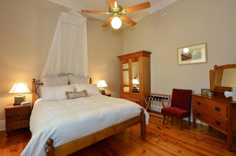 Trafalgar Premium Vintage Suites - Accommodation Search 17