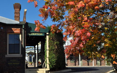 Ten Dollar Town Motel - Accommodation Search 0