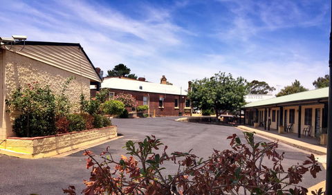 Ten Dollar Town Motel - Accommodation Search 21