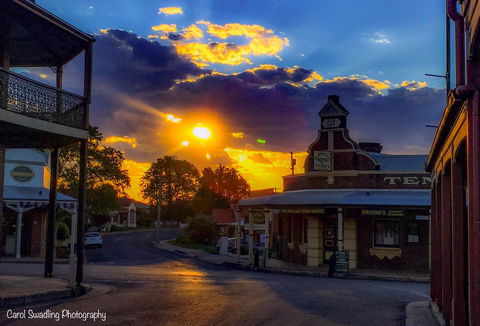 Ten Dollar Town Motel - Accommodation Search 15