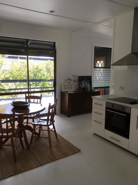 Hilltop Too - Accommodation Search 8