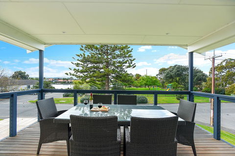 'Hope House' - Encounter Bay - Accommodation Search 24