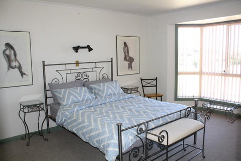 Maslin Beach House - Accommodation Search 10