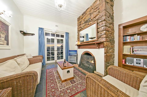 Vineyard Cottage BnB - Accommodation Search 3