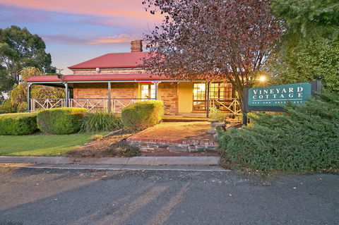 Vineyard Cottage BnB - Accommodation Search 8