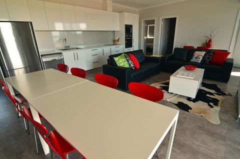 Beachview - Accommodation Search 7