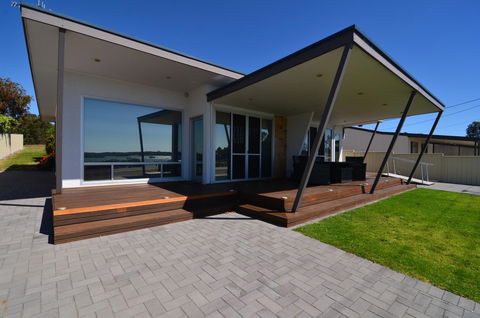 Beachview - Accommodation Search 1