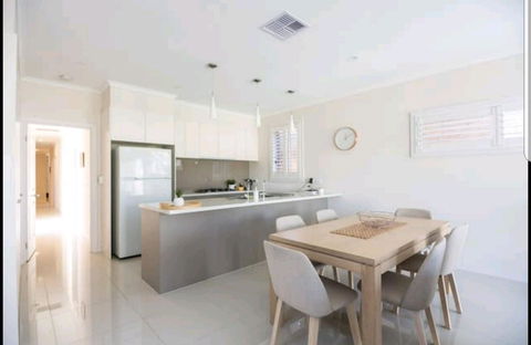 Belford Luxury * New * Clean * Cafes * Near CBD - Accommodation Search 5