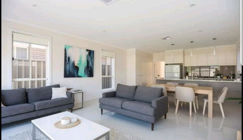 Belford Luxury * New * Clean * Cafes * Near CBD - Accommodation Search 1
