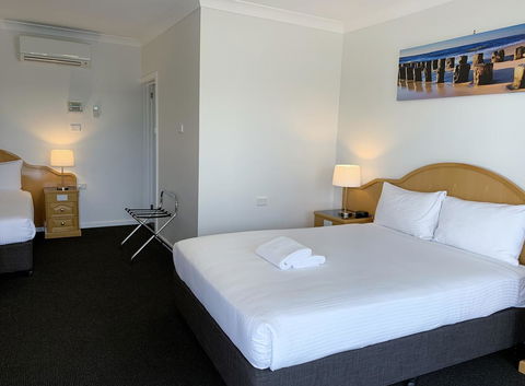 Hilton Beachfront Motel - Accommodation Search 2