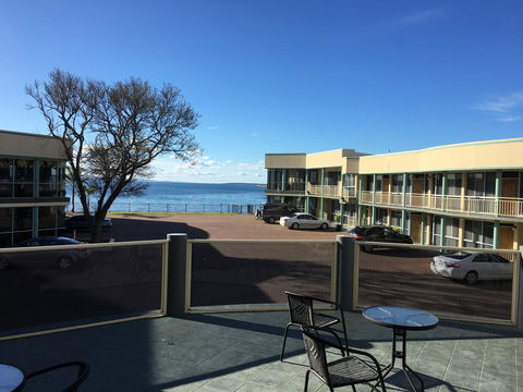Hilton Beachfront Motel - Accommodation Search 22