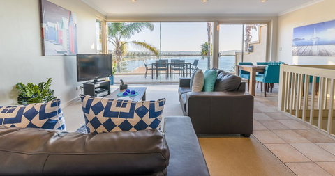 The Bluff Resort Apartments - Accommodation Search 25