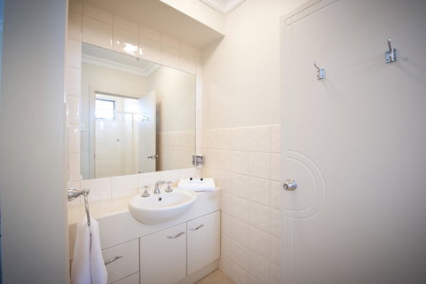 The Bluff Resort Apartments - Accommodation Search 43