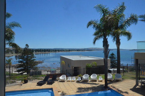 The Bluff Resort Apartments - Accommodation Search 13