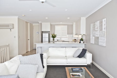 The Bluff Resort Apartments - Accommodation Search 40