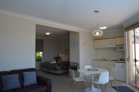 The Bluff Resort Apartments - Accommodation Search 24