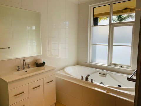 The Bluff Resort Apartments - Accommodation Search 3