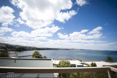 The Bluff Resort Apartments - Accommodation Search 39
