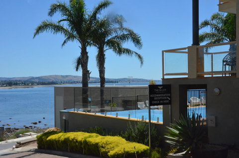 The Bluff Resort Apartments - Accommodation Search 12