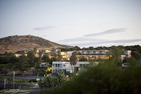 The Bluff Resort Apartments - Accommodation Search 38