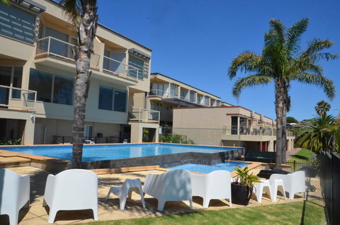 The Bluff Resort Apartments - Accommodation Search 0