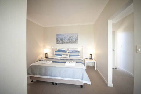 The Bluff Resort Apartments - Accommodation Search 32