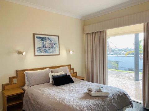 The Bluff Resort Apartments - Accommodation Search 2