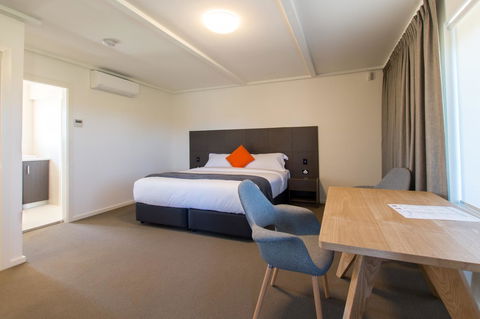 Mick O\'Sheas - Accommodation Search 29
