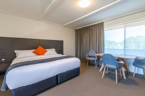 Mick O\'Sheas - Accommodation Search 16