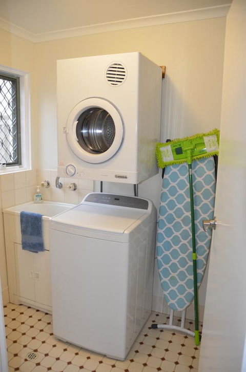 Townhouse On The Marina - Accommodation Search 21