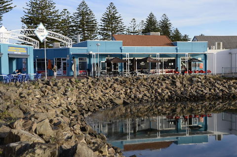 Townhouse On The Marina - Accommodation Search 8