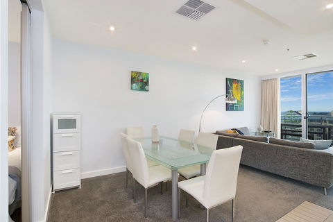 Beachside Luxury & Comfort, Ocean Views In Glenelg - Accommodation Search 11