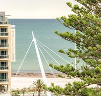Beachside luxury  comfort ocean views in Glenelg - Accommodation Search