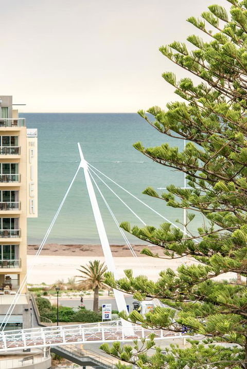 Beachside Luxury & Comfort, Ocean Views In Glenelg - Accommodation Search 0