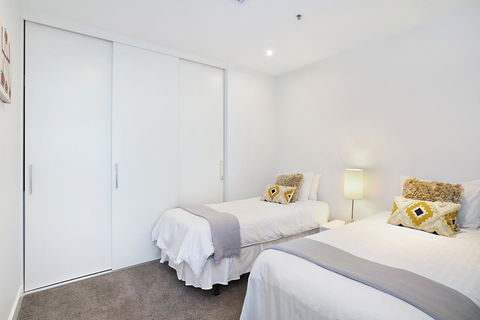 Beachside Luxury & Comfort, Ocean Views In Glenelg - Accommodation Search 17