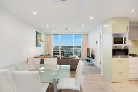 Beachside Luxury & Comfort, Ocean Views In Glenelg - Accommodation Search 7