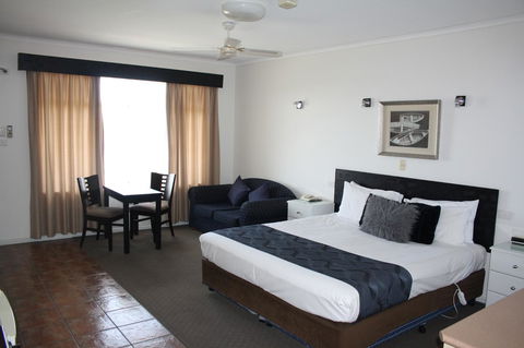 Lakeview Motel And Apartments - Accommodation Search 1