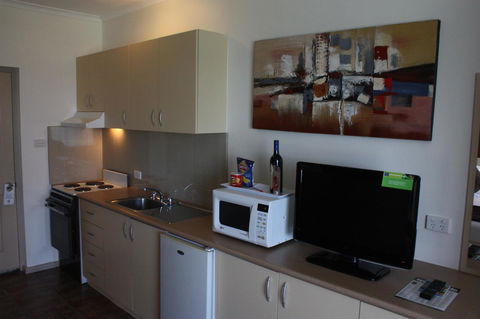 Lakeview Motel And Apartments - Accommodation Search 11