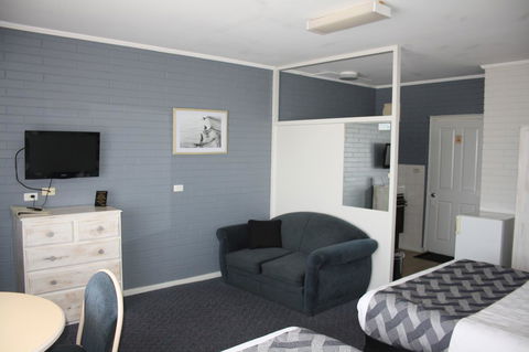 Lakeview Motel And Apartments - Accommodation Search 14